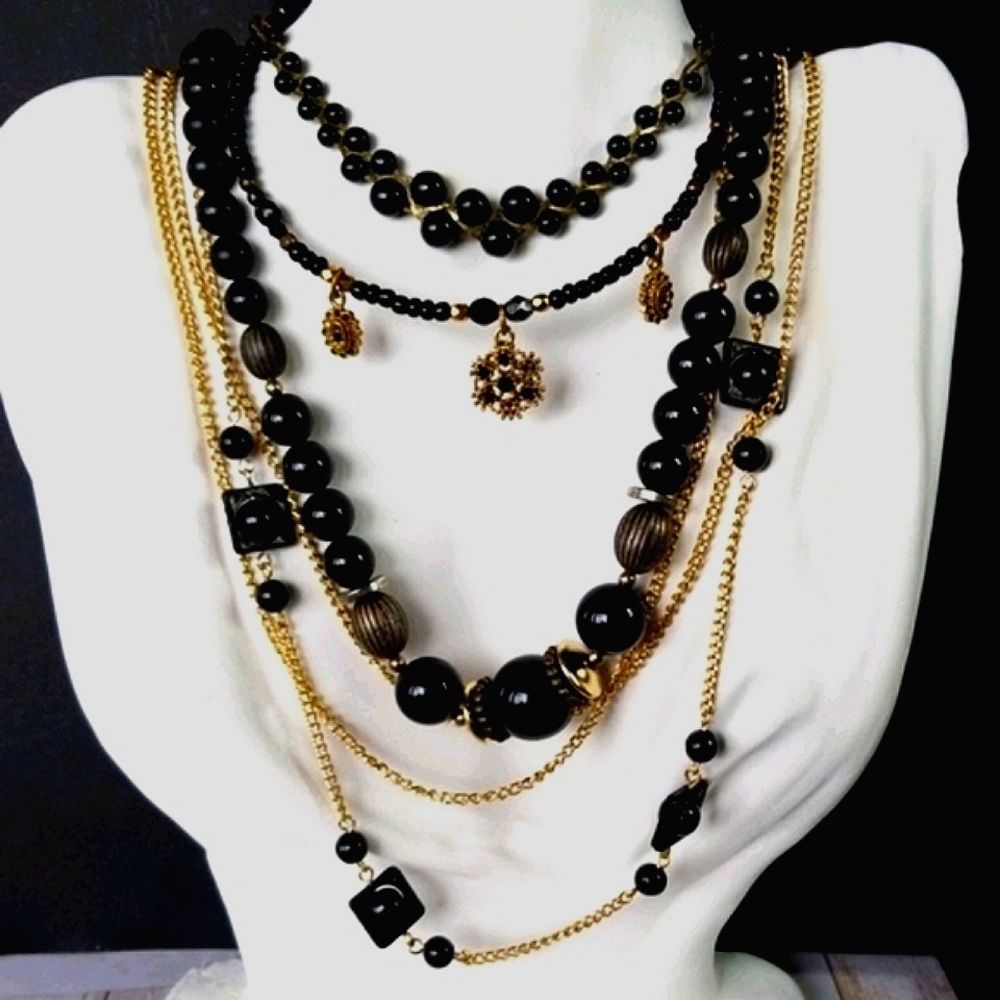 Vintage Elegant Black and Gold Jewelry 9 Piece Resellers Lot - Picture 9 of 13